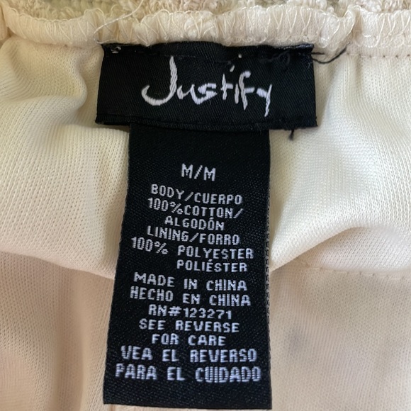 Justify Antique white eyelet shorts size medium - Picture 3 of 5